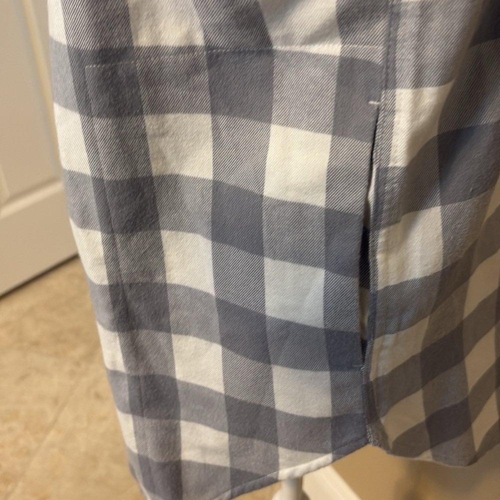 Abercrombie & Fitch Soft Flannel in Gray and White, Size Small, NWT - Picture 3 of 12